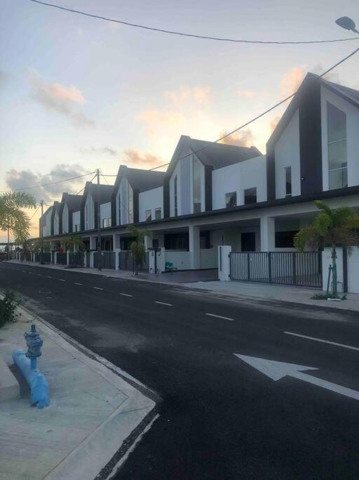 Villa French Style Comfy 现代极简法式温馨民宿 Alor Setar